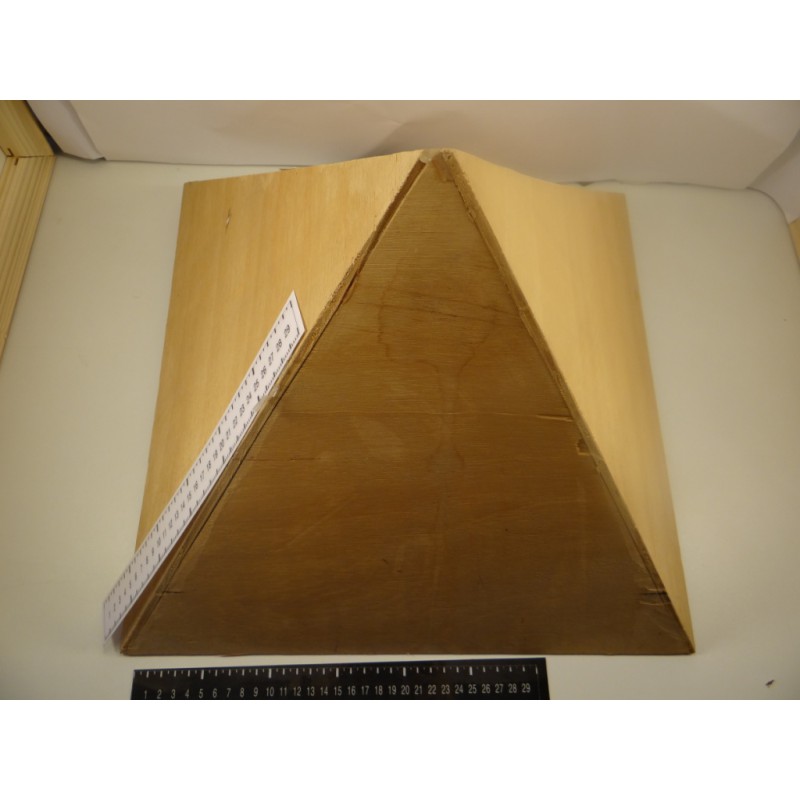 Pyramide en bois