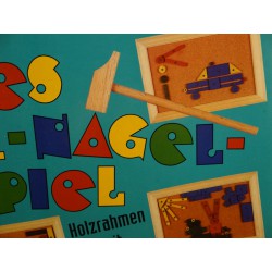 Jeu de construction à clouter.