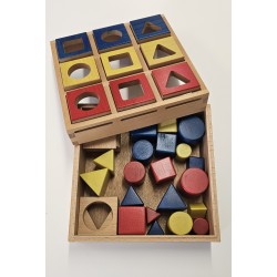 Jeux en bois formes et couleurs